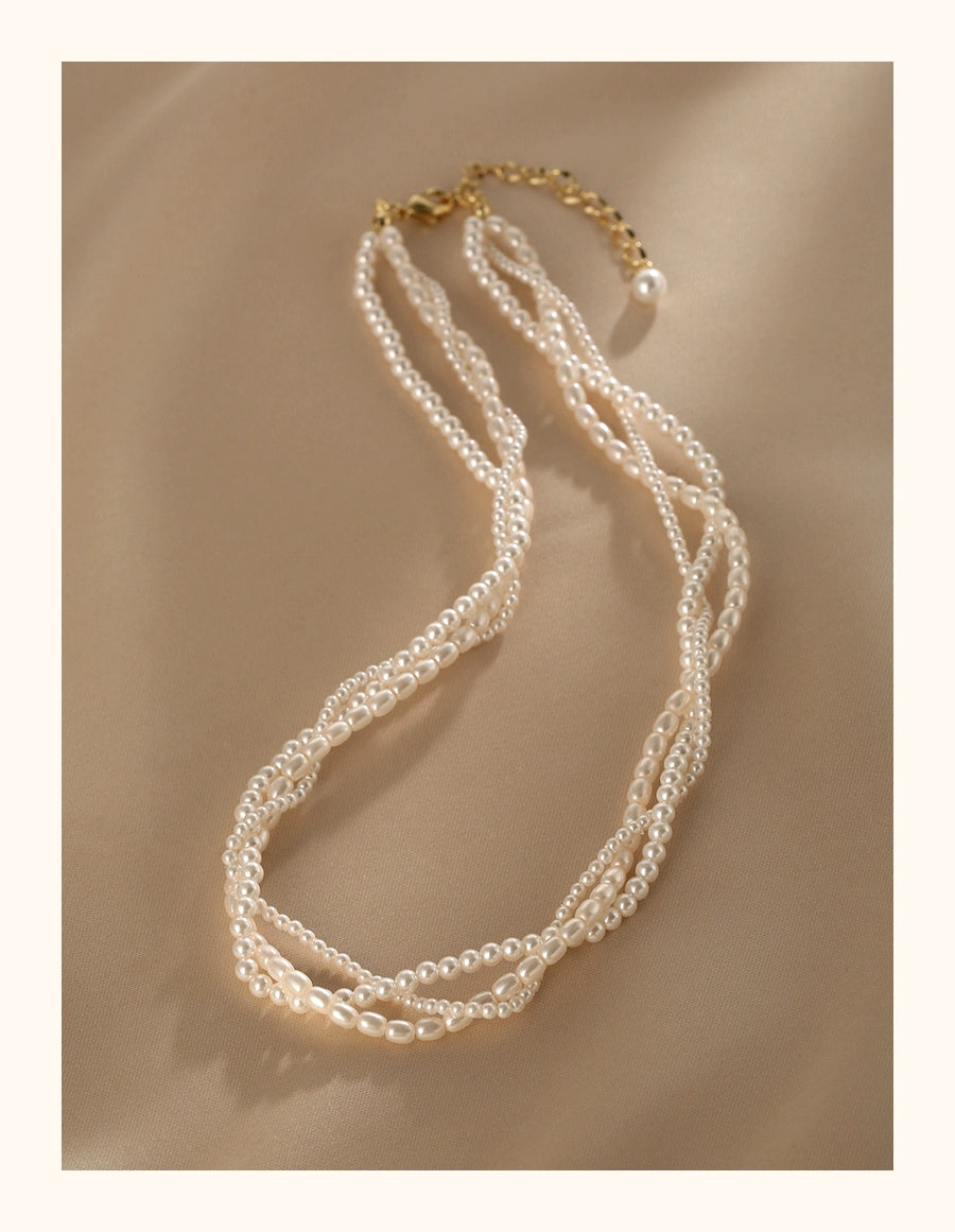 Multi-layer pearl necklace women's high-end sense light luxury niche collarbone chain personality versatile 2025 new popular neck chain