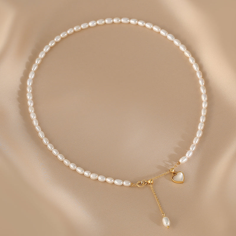 Freshwater pearl necklace femininity retro French freshwater white fritillary love pendant light advanced collarbone chain