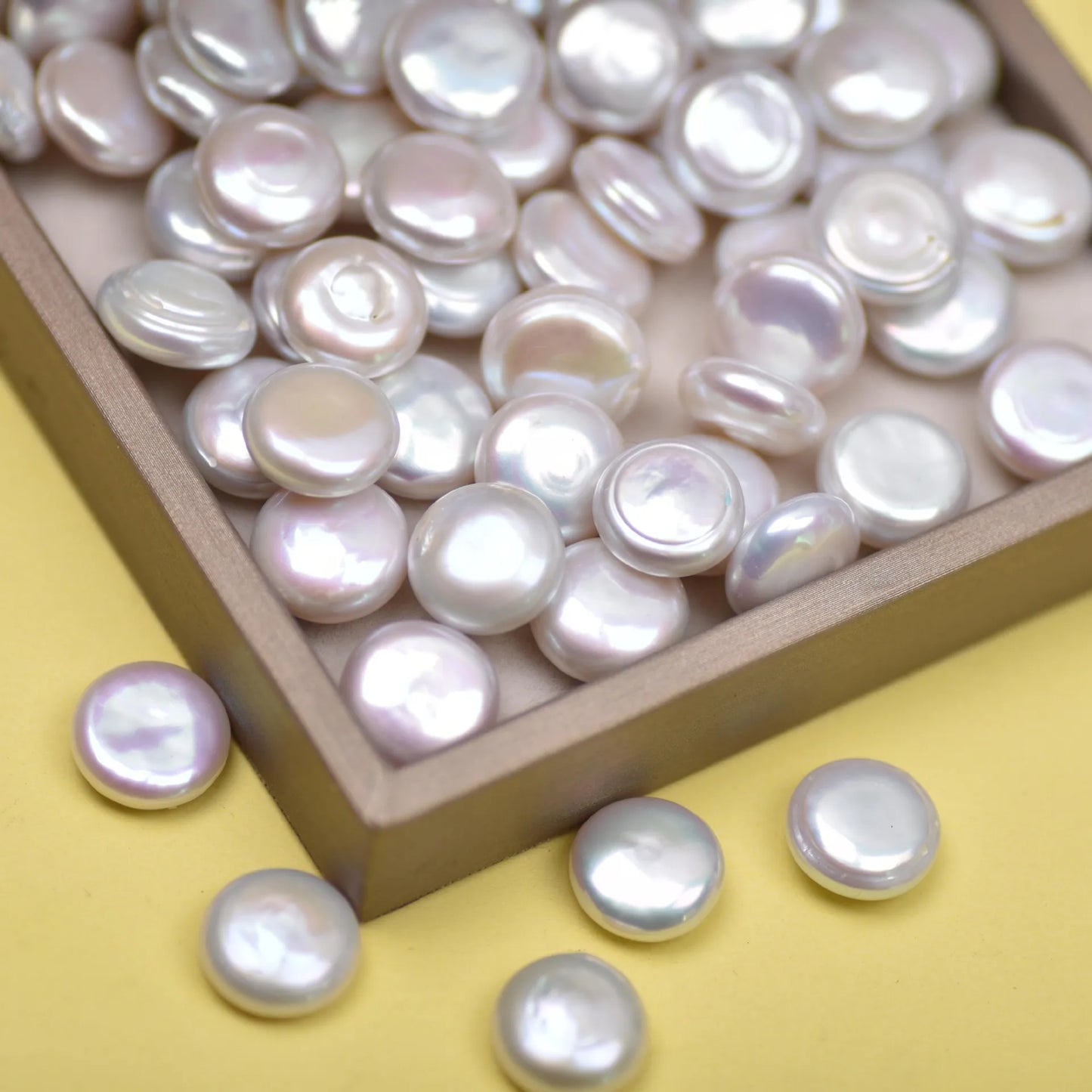 Factory Cheap Price Wholesale 9-16mm AAA Quality Smooth Surface Coin Shape White Freshwater Pearl