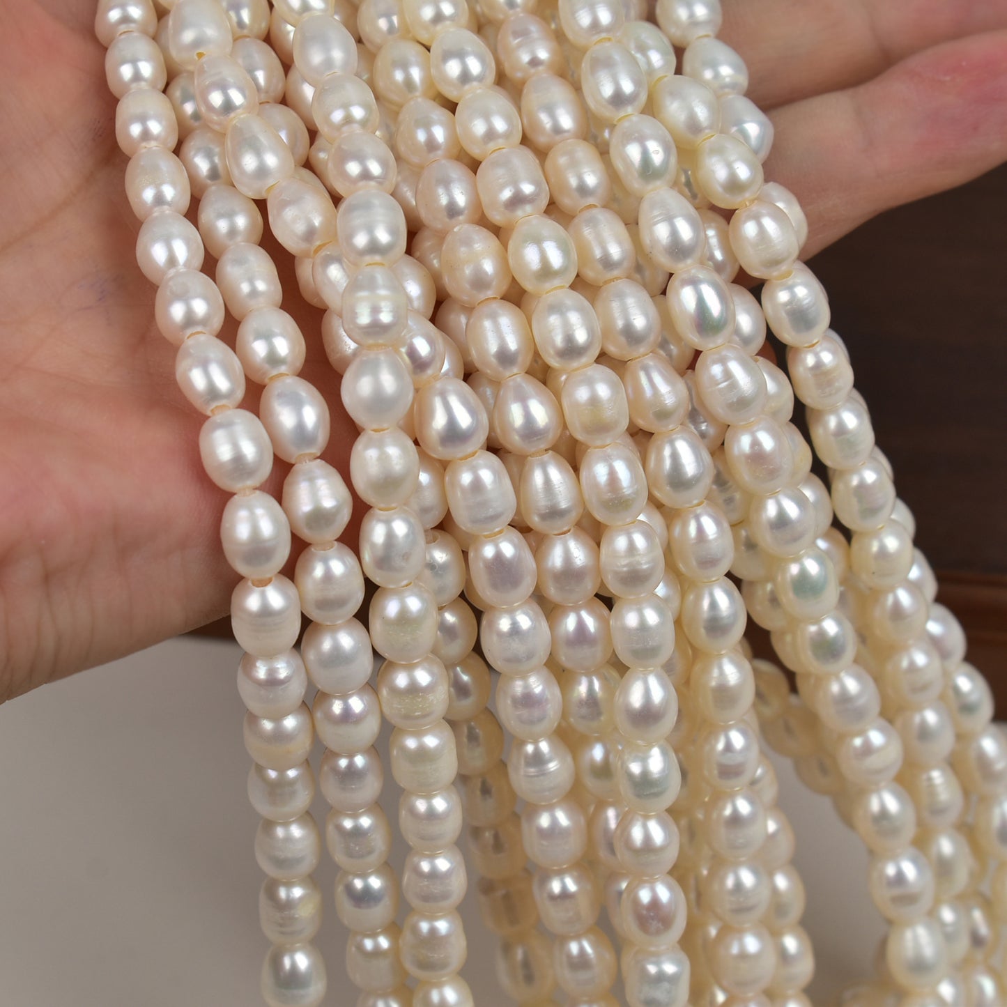 1053 Natural freshwater pearl macroporous rice beads 7-8mm white
