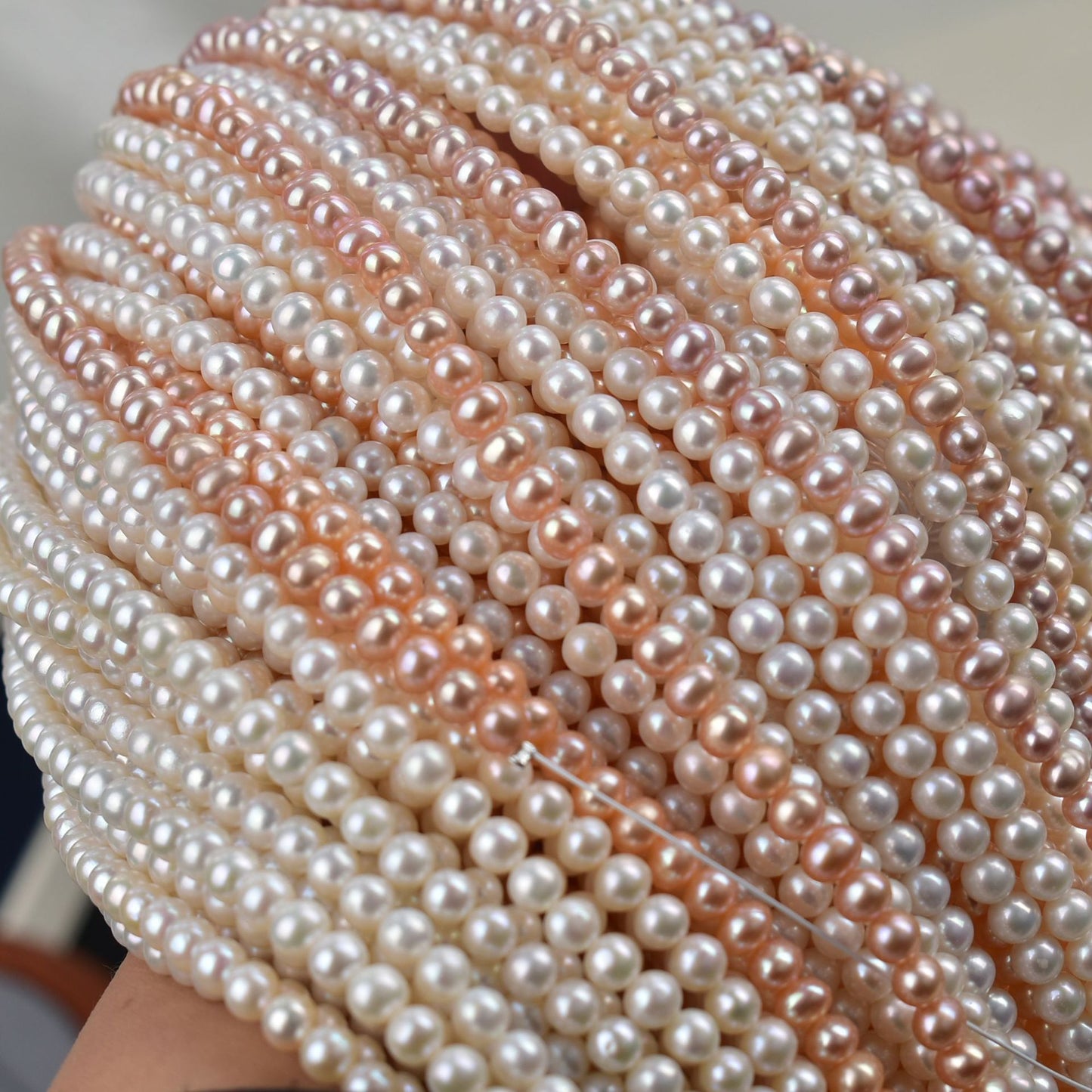 1136 Natural freshwater strong light egg round pearl 4-5mm