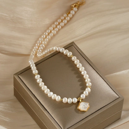 Natural pearl necklace, shell pendant, collarbone chain, exquisite premium neck chain.