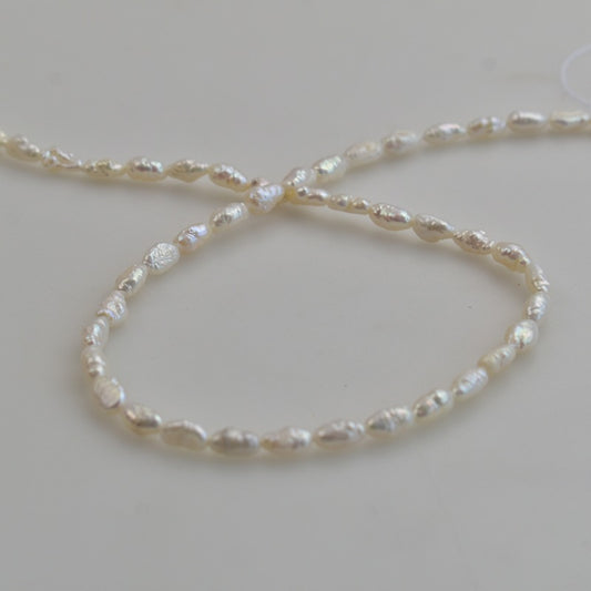 1313 Zhuji Pearl 4-5mm Natural Freshwater Pearl Shaped Beads