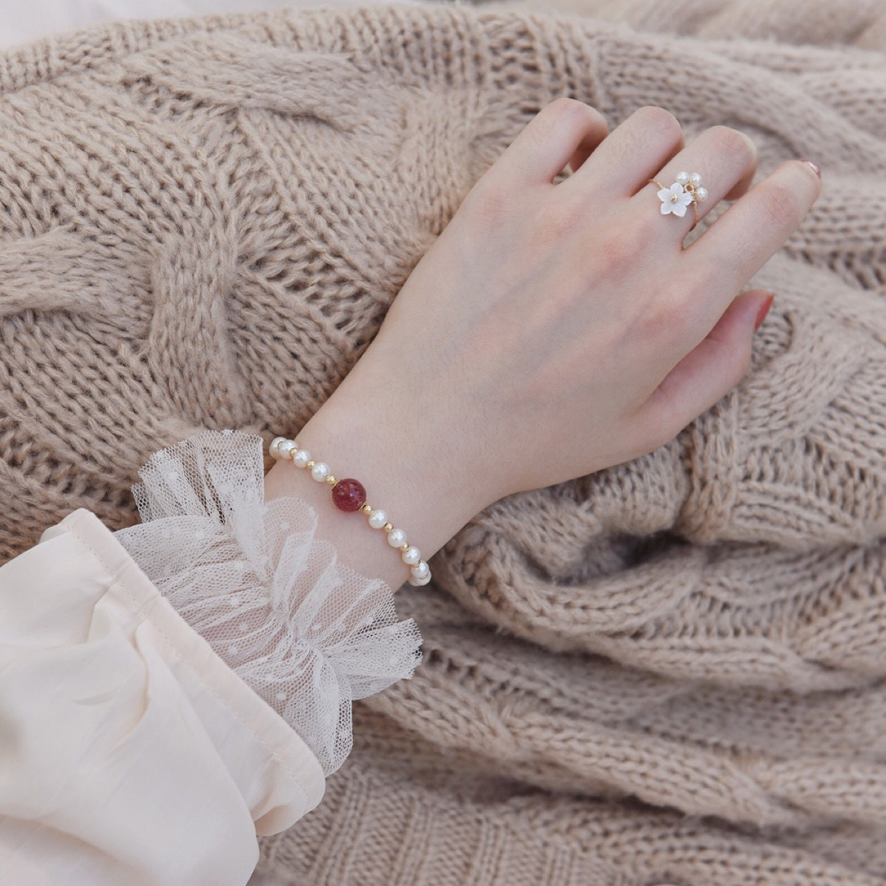 Natural freshwater pearl bracelet female pigeon blood red strawberry crystal bracelet 14k bag gold jewelry female gift wholesale