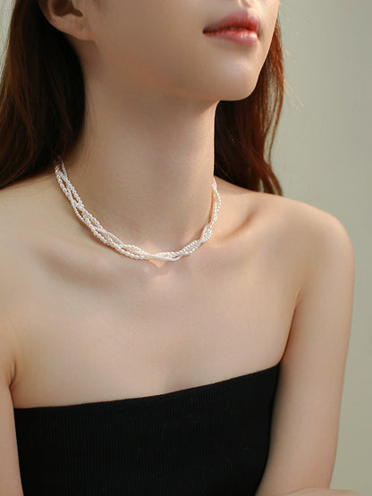 Multi-layer pearl necklace women's high-end sense light luxury niche collarbone chain personality versatile 2025 new popular neck chain