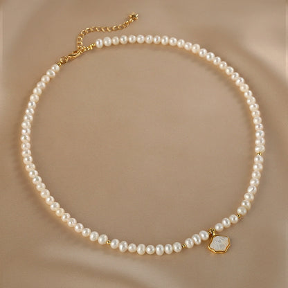 Natural pearl necklace, shell pendant, collarbone chain, exquisite premium neck chain.
