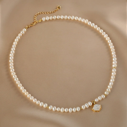 Natural pearl necklace, shell pendant, collarbone chain, exquisite premium neck chain.