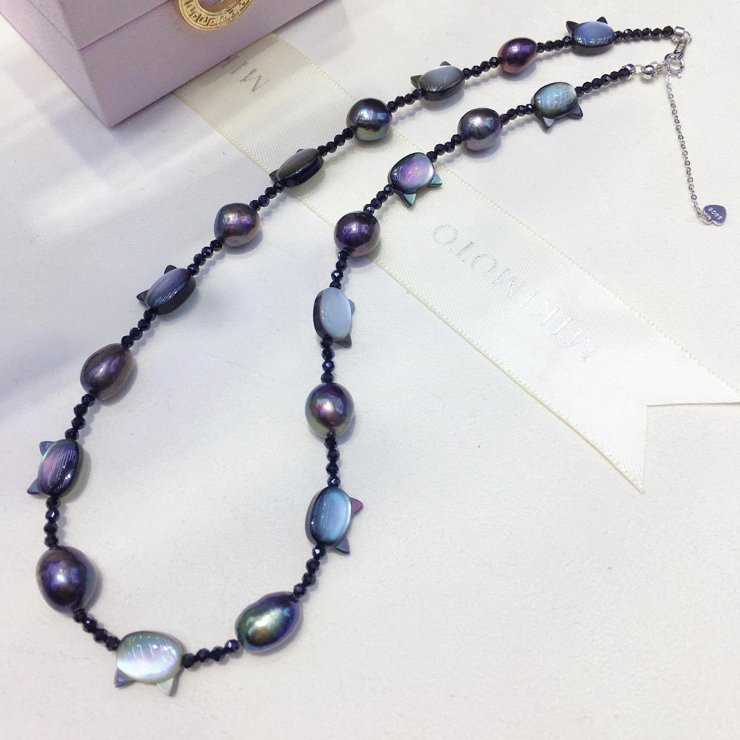 Idol Internet celebrity explosion tian ran freshwater real pearl shell black and white cat sweet cool wind necklace