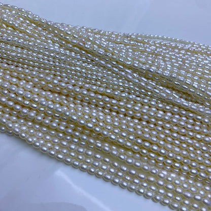 1024 Freshwater Pearl 2.5-3-4mm Rice Beads
