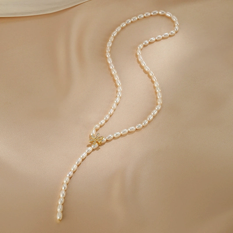 Natural Pearl Necklace Ladies French Delicate Snowflake Beads