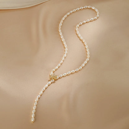 Natural Pearl Necklace Ladies French Delicate Snowflake Beads