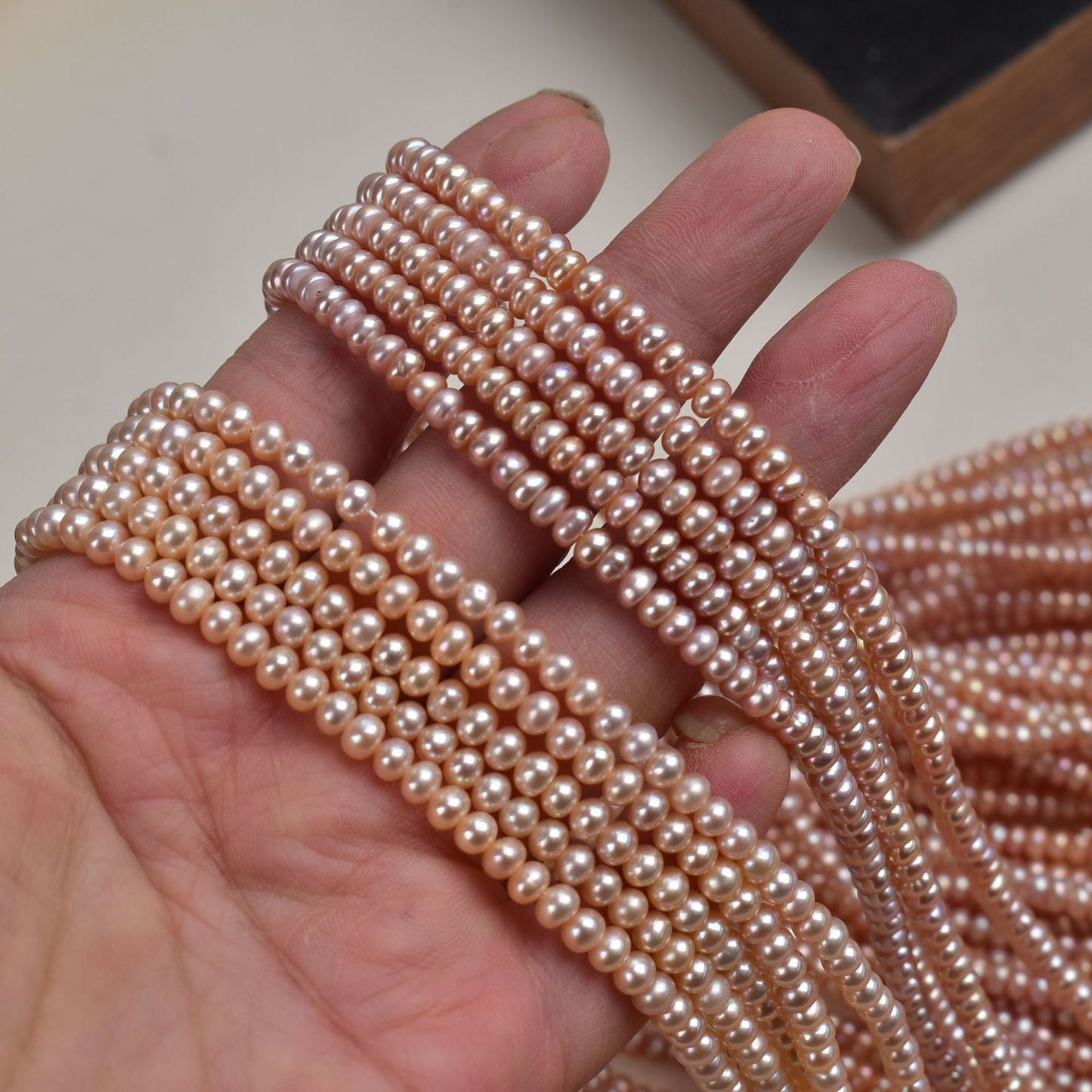 1222 4-5mm seedless freshwater pearl strong light flat bead DIY loose bead