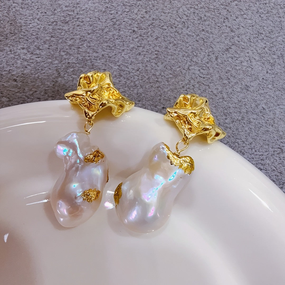 Natural special-shaped fishtail large baroque pearl necklace gold foil handicraft large pearl plain chain women