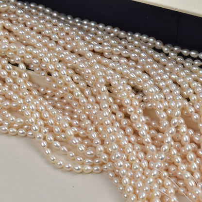 1025 wholesaleNatural freshwater pearls 2-2.5 mm strong light loose beads