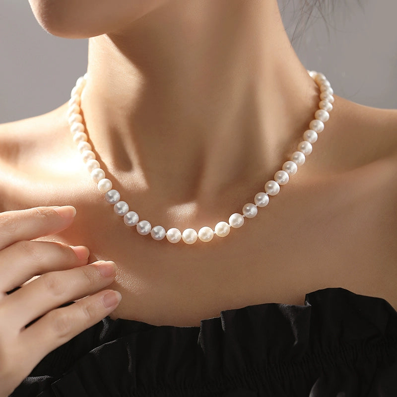 Pearl necklace women's natural freshwater real pearl string chain wind is round and strong light