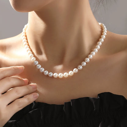 Pearl necklace women's natural freshwater real pearl string chain wind is round and strong light