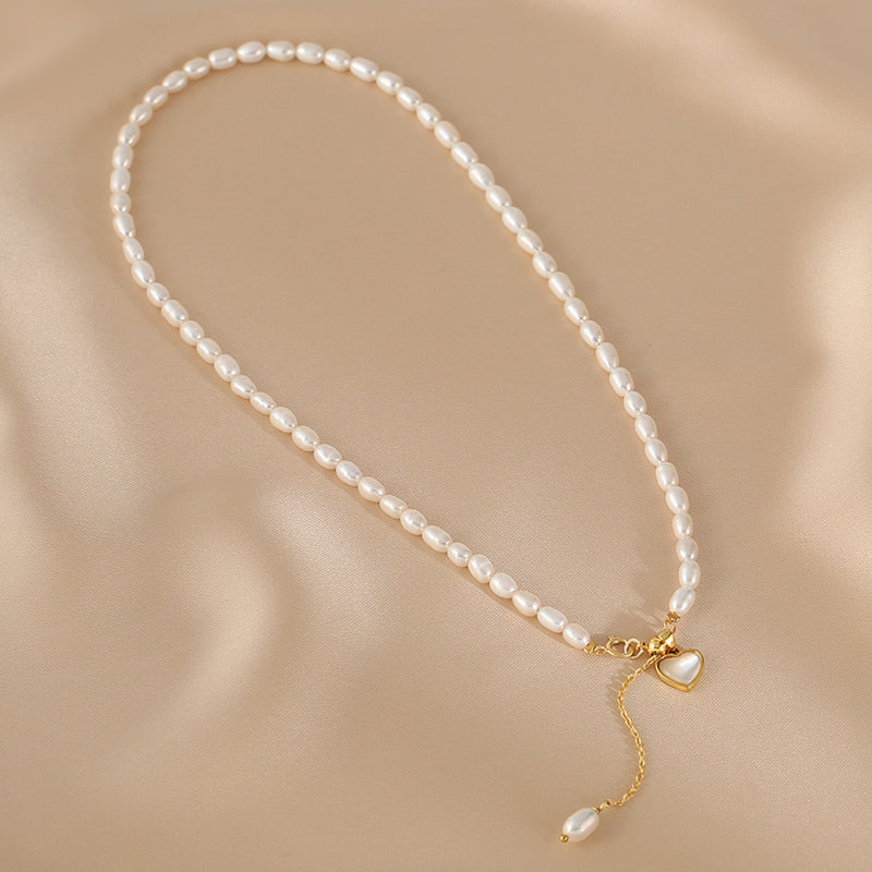 Freshwater pearl necklace femininity retro French freshwater white fritillary love pendant light advanced collarbone chain