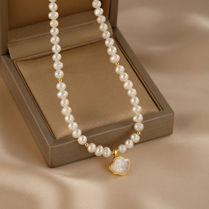 Natural pearl necklace, shell pendant, collarbone chain, exquisite premium neck chain.