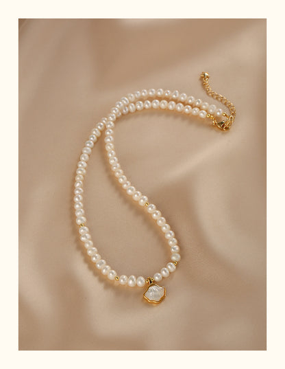 Natural pearl necklace, shell pendant, collarbone chain, exquisite premium neck chain.