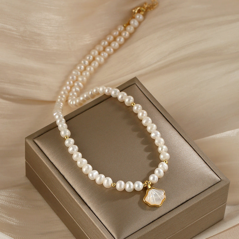 Natural pearl necklace, shell pendant, collarbone chain, exquisite premium neck chain.